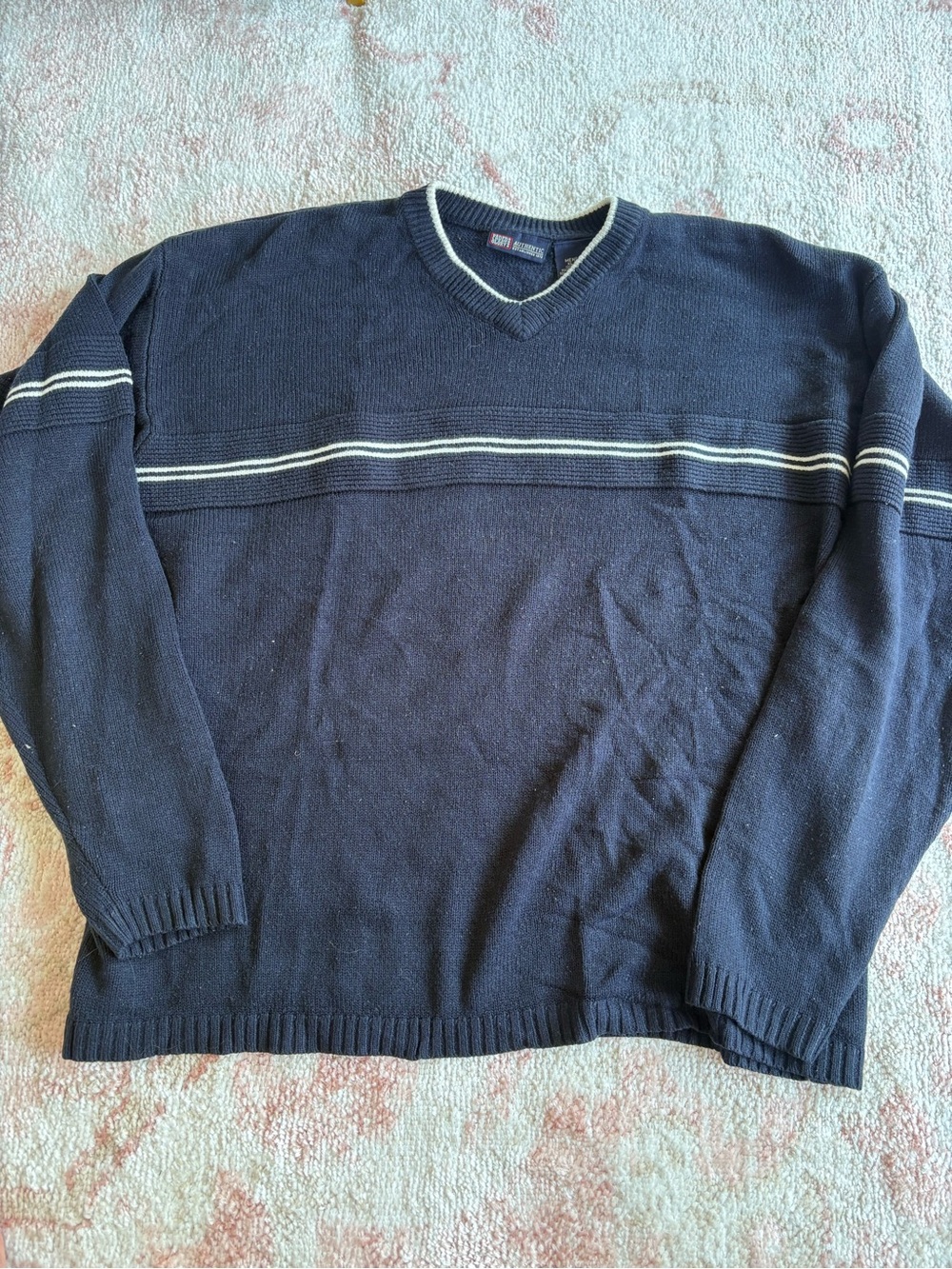 Faded Glory men’s navy blue v-neck sweater